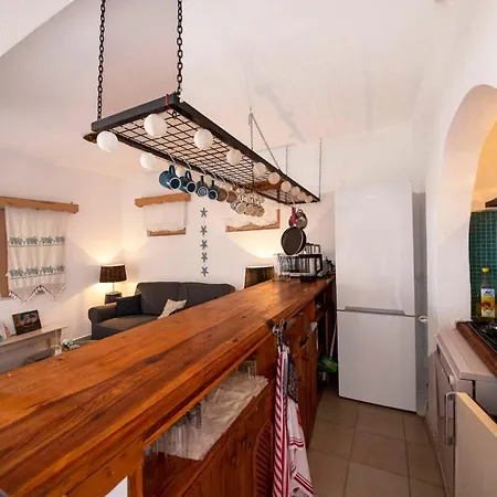 Cozy Villa With Sauna And Backyard In Bodrum וילה